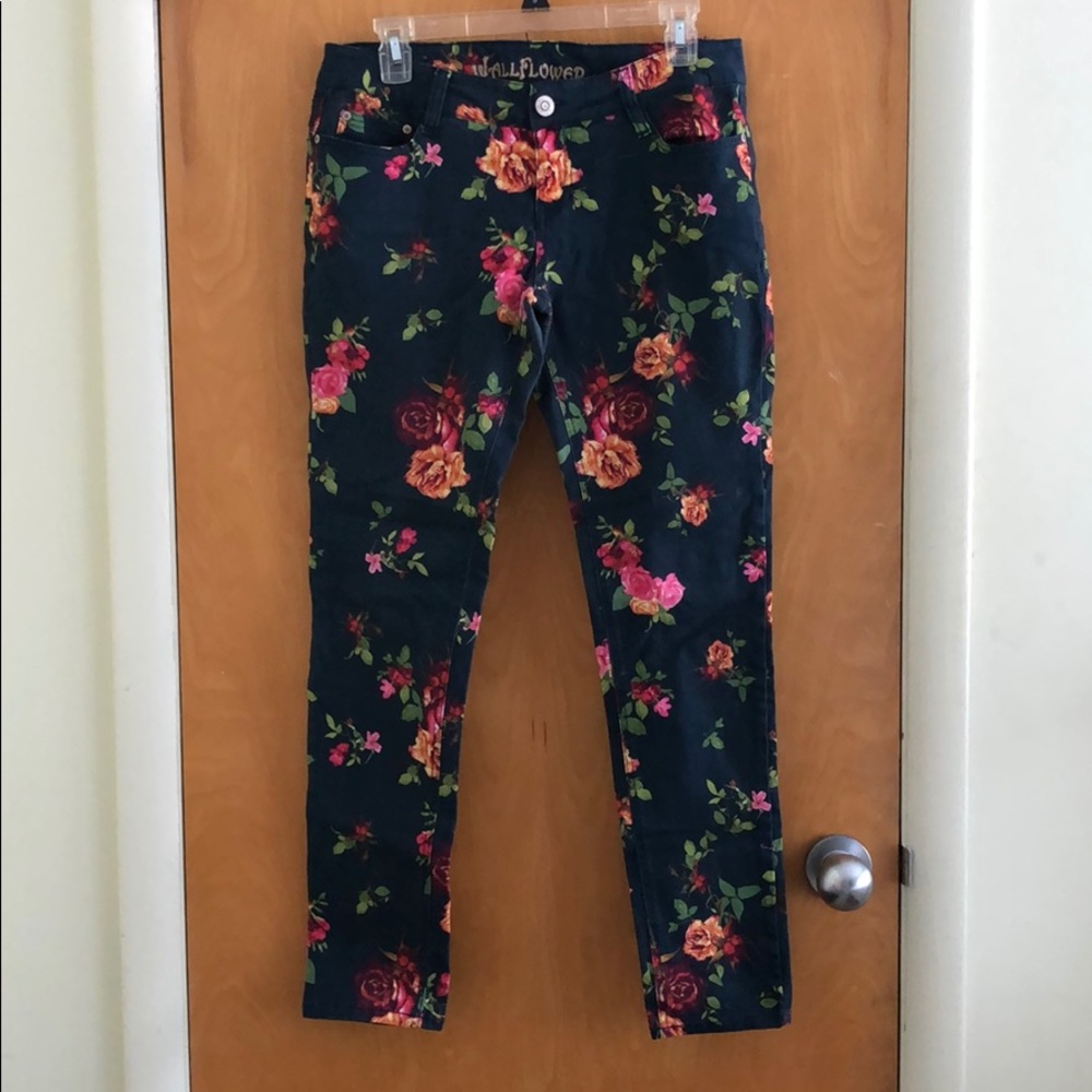Wallflower jeans